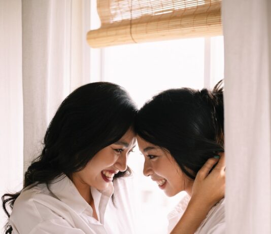 스트레스 관리 비법 woman in white button up shirt